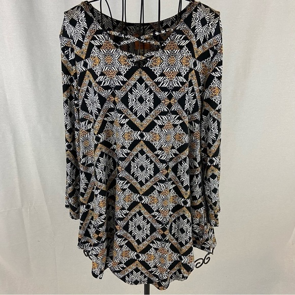 Mixed Geometric and Animal Print Tunic Top RUBY Rd Boho Size Medium - Picture 9 of 10